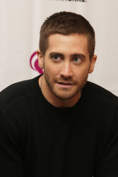 Jake Gyllenhaal Short Hair, Jake Gyllenhaal Buzzcut, Jake Gyllenhaal Hair, Jake Gyllenhaal Haircut, Jake Gyllenhaal Movies, Jake G, Chic Short Haircuts, American Gods, Cowboy Up