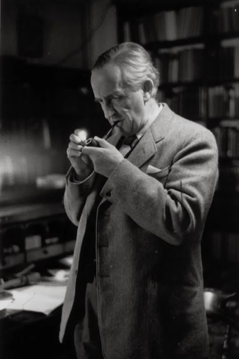 J.r.r. Tolkien, Tolkien Quotes, Robert Mapplethorpe, Nicholas Hoult, Emily Bronte, Annie Leibovitz, Jack Kerouac, Richard Avedon, Writers And Poets