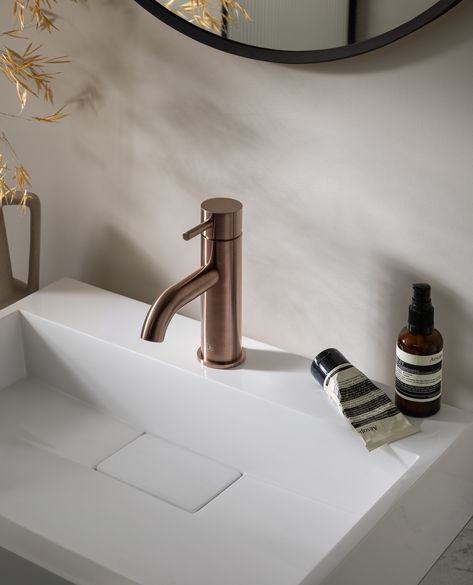 Bronze Tapware Bathroom, Bronze Taps Bathroom, Bathroom Taps Ideas, Bronze Bathroom Ideas, Bronze Fixtures Bathroom, Brushed Bronze Bathroom Fixtures, Bathroom Bronze, Brushed Bronze Bathroom, Bathroom Colours