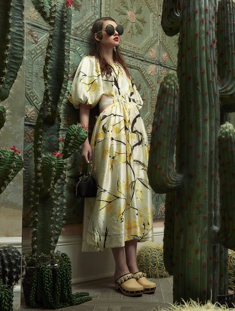 Cactus-inspired fashion editorial by Sandrine Dulermo and Michael Labica Cactus Fashion Editorial, Cactus Photo, Piano Photoshoot, Cactus Fashion, Clothing Photography, Fashion Photography Inspiration, Glamour Fashion, Magazine Photography, Fashion Photoshoot