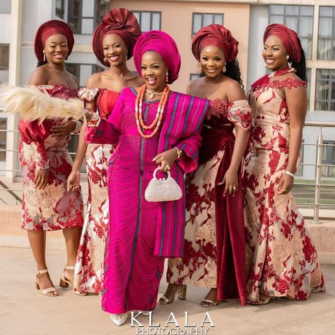 #thatYOlove20 Wine and champagne gold Asoebi Champagne Asoebi Styles, Wine And Gold Asoebi Lace Styles, Burgundy Asoebi, Wine Asoebi, Gold Aso Ebi, Gold Asoebi, Asoebi Lace Styles, Traditional Wedding Ideas, Bridesmaids Styles