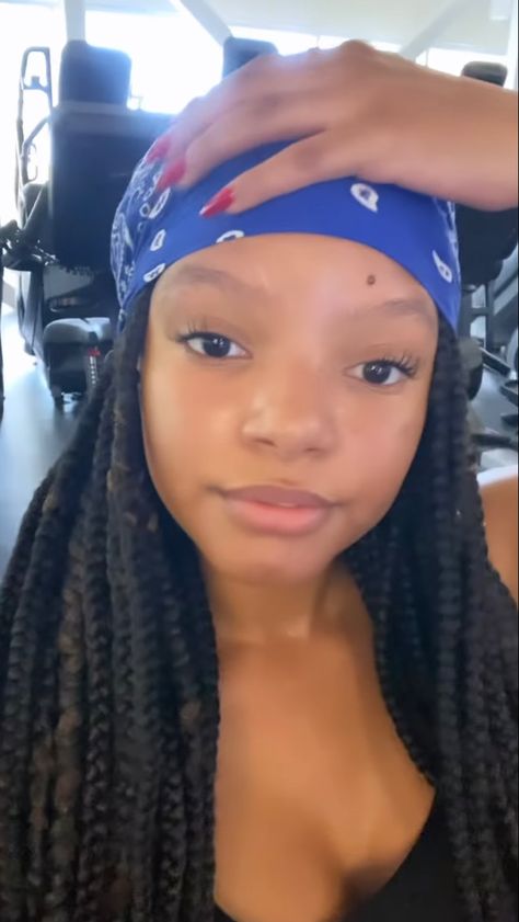 Halle Bailey Hair, Halle Bailey Aesthetic, Chloe Halle, Airport Fashion Kpop, Sisters Goals, Chloe Bailey, Chloe X Halle, Halle Bailey, Black Femininity