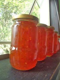 Chili Pepper Jelly Recipe, Red Pepper Jelly Recipe, Preserving Peppers, Pepper Jelly Recipe, Hot Pepper Recipes, Sweet Chili Sauce Recipe, Pepper Jelly Recipes, Red Pepper Jelly, Hot Pepper Jelly