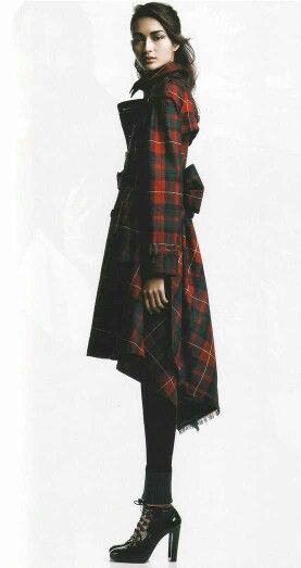 Nice Succulent Wreaths, Highland Fling, Tartan Coat, Socialite Style, Tartan Fashion, Inspiration Dress, Plaid Coat, New Rock, Big Bow