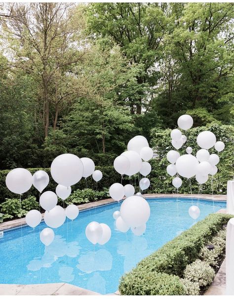 House Pool Party, Pool Wedding Decorations, Garden Engagement Party, Backyard Engagement Parties, Bachelorette Pool Party, Wedding Pool Party, Deco Ballon, Pool Wedding, White Bridal Shower