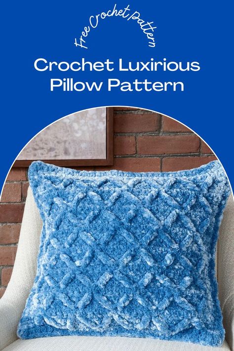 Chenille Yarn Crochet Pillow, Velvet Yarn Crochet Pillow, Crochet Pattern Velvet Yarn, Crochet Throw Pillow Free Pattern, Velvet Wool Crochet, Free Crochet Pillows, Bernat Velvet Yarn Crochet Patterns Free, Velvet Yarn Crochet Ideas, Chenille Yarn Crochet Patterns Free