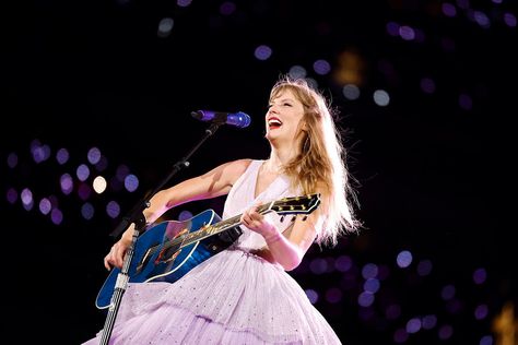 Taylor Swift is a hero to food banks from coast to coast | CNN Business Koi Fish Guitar, Taylor Swift The Eras Tour, Speak Now, Taylor Swift Concert, Travis Kelce, Taylor Swift Wallpaper, Long Live Taylor Swift, Live Taylor, The Grove