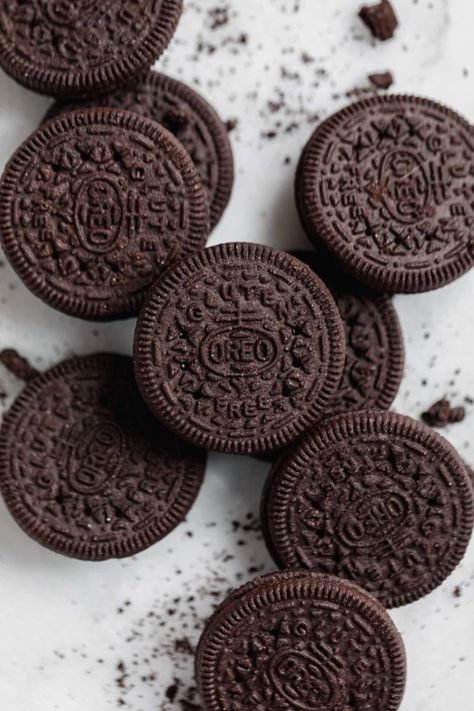 16 Oreo Dessert Recipes - Broma Bakery Oreo Macaron, Oreo Cake Recipe, Oreo Icing, Oreo Rice Krispie Treats, Homemade Rice Krispies Treats, Oreo Cookie Recipes, Oreo Dessert Recipes, Oreo Cookies Dipped, Oreo Buttercream