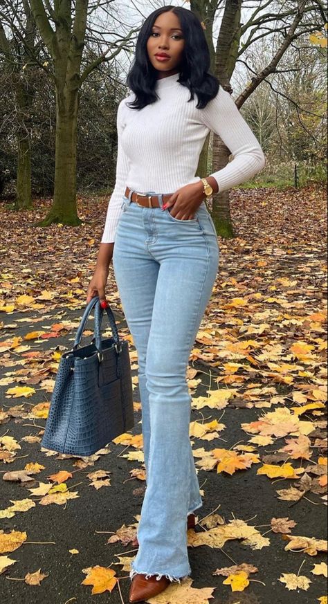 Inverted Triangle Big Bust, Bell Bottom Work Outfit, Autumn Outfits Brunette, Womens Outfits With Jeans, Pantalon Campana Outfits, December Wedding Outfit Guest, Jean Business Casual Outfits, Winter Flare Jeans Outfit, How To Style Flared Jeans