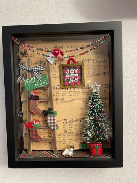 Wooden Shadow Boxes Ideas, Miniature Shadow Box Ideas, Picture Box Ideas, Christmas Shadow Box Ideas, Christmas Shadowboxes, Christmas Dioramas, Diy Christmas Shadow Box, Sheet Music Christmas, Christmas Assemblage