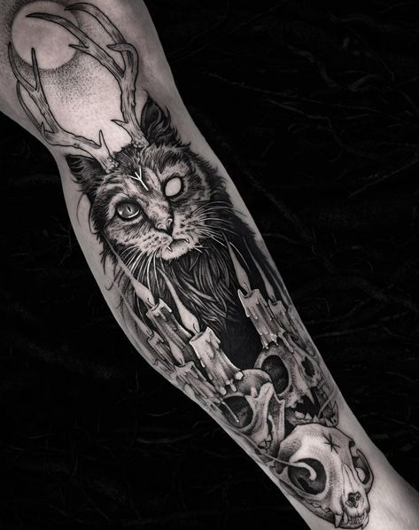 Tattoo Perna, Witchcraft Tattoos, Animal Sleeve Tattoo, Surreal Tattoo, Occult Tattoo, Black Cat Tattoos, Creepy Cat, Witch Tattoo, Creepy Tattoos