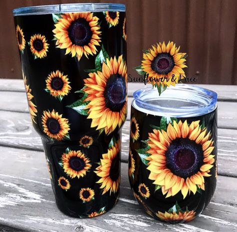 Diy Glitter Tumbler, Vaso Yeti, Wine Tumbler Set, Yeti Cup Designs, Cup Making, Epoxy Cups, Yeti Cups, Diy Tumbler, Glitter Tumbler Cups