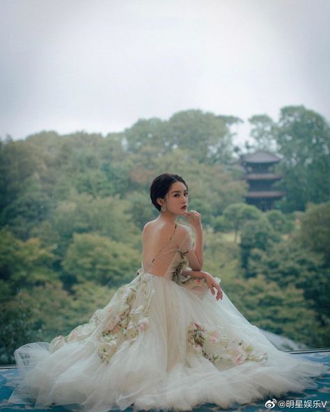 Poses In Ball Gown, Big Dress Photoshoot, Ball Gown Poses, Debut Gowns, Sweet Fifteen, Quinceanera Photoshoot, Royalty Dress, Debut Photoshoot, Prom Picture Poses