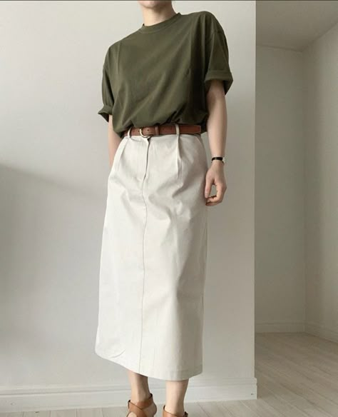 Minimal Skirt Outfit, Soft Summer Korean, Long Skirt Fashion, Girls Dress Outfits, Casual Hijab Outfit, Minimal Outfit, Fancy Dress Design, Modest Fashion Outfits, 가을 패션