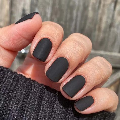 Black Nails Short, Matte Gel Nails, Winter Nail Colors, Black Gel Nails, Matte Black Nails, Girl Nails, Nail Colors Winter, Trendy Nail Art Designs, Black Nail Designs