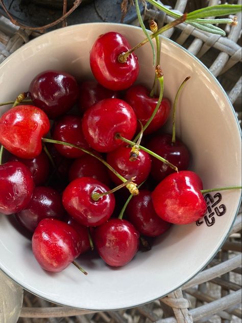 Cherries in a bowl, red cherries, summer fruit Cherry Bowl, Eat Pretty, Cherry Fruit, No Cooking, Summer Fruit, Fruit Recipes, Sugar And Spice, Yummy Food Dessert, Pretty Food