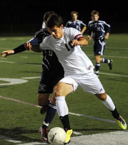 Football High School, Soccer School, Andrew Walker, Soccer Poses, Football Boy, Soccer Men, School Soccer, High School Soccer, Fake Dating