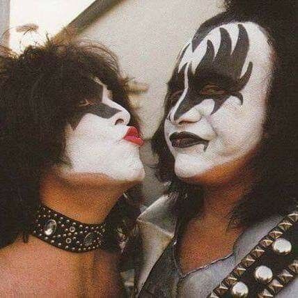 Vinnie Vincent, Kiss Concert, Eric Carr, Kiss Members, Peter Criss, Kiss Army, Kiss Pictures, Vintage Kiss, Arte Van Gogh