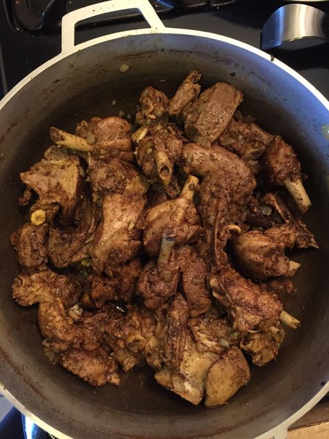 Duck Curry Recipes, Duck Curry, Bunny Chow, Oxtail Recipes, Africa Food, Mutton Recipes, Duck Recipes, Island Food, Meal Prep For The Week