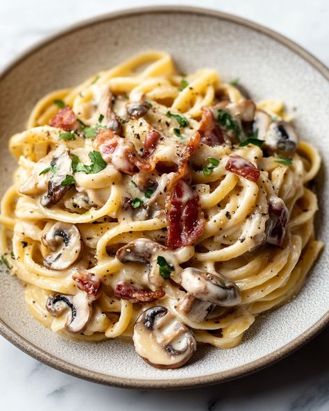 Garlic Bacon Pasta, Bacon Mushroom Pasta Recipes, Bacon Spinach Pasta, Bacon Mushroom Pasta, Gorgonzola Pasta, Hearty Food, Bacon Mushroom, Mushroom Recipes Pasta, Creamy Parmesan Sauce