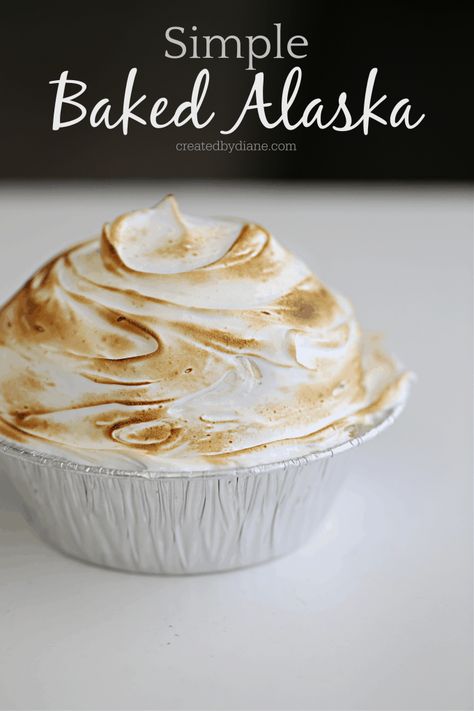 Easy Baked Alaska, Baked Alaska Recipe, Alaskan Food, Chocolate Graham Cracker Crust, Smores Cake, Nutter Butter Cookies, Cakes And Desserts, Italian Meringue, Baked Alaska