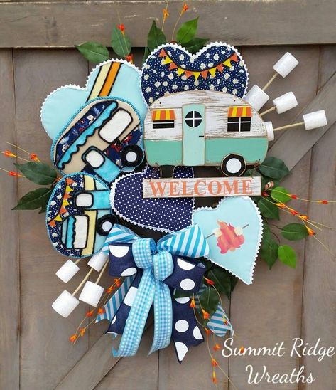 Camping Wreath, Upcycled Art, Spring Summer Decor, Camping Theme, Summer Decor, Summer Wreath, Cute Crafts, Beautiful Christmas, 4th Of July Wreath