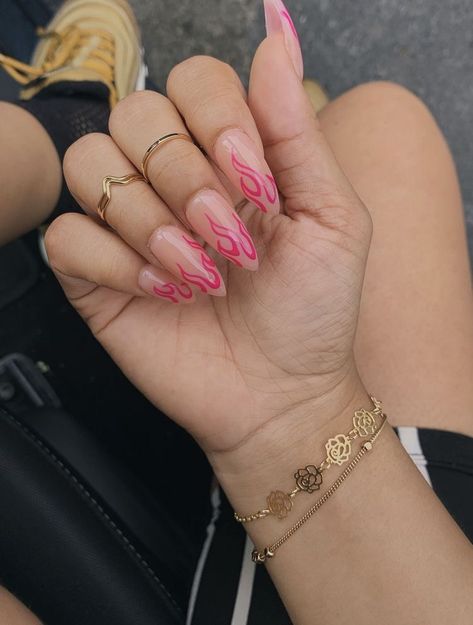 Pink Nails Flames, Nail Flames Design, Flames Nails Acrylic, Pink Nails With Flames, Hot Pink Fire Nails, Gel Nails Flames, Pink Flame Nails Short, Summer Edgy Nails, Flame Outline Nails