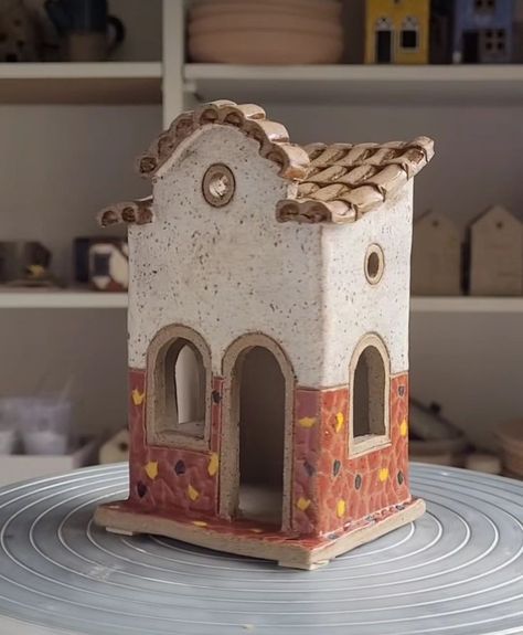 Ceramic Doll House, Ceramic Houses Pottery, Clay House Ideas, Ceramic Architecture, House Pottery, Ceramic Birdhouse, Clay House, Pottery Houses, Pottery Form