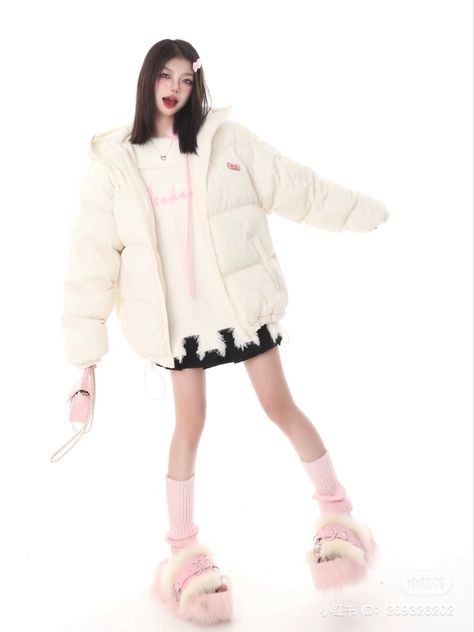 Fluffy Slides Outfit, Marshmallow Outfit, Dr Photoshoot, Pink And White Outfit, Slides Outfit, Outfit Korean, Korean Japanese, Comfy Outfit, White Outfit