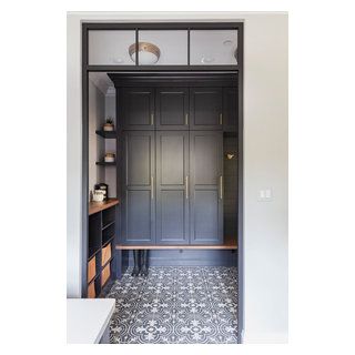 From Tired Trad to Terrific in Clarendon Hills - Beach Style - Entry - Chicago - by TKS Design Group | Houzz Vestibule Storage Ideas, Transitional Laundry Room, Mudroom Cabinets, Mudroom Flooring, Mudroom Decor, Mudroom Laundry Room, Mud Room Storage, Mudroom Design, Studio Kitchen