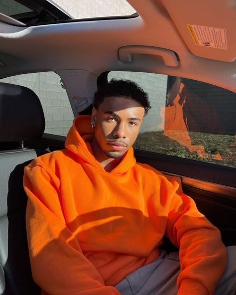 Orange Hoodie Outfit Men, Orange Hoodie Outfit, Oversized Hoodie Outfit, Hoodie Outfit Men, Mens Tops Fashion, Hoodies Aesthetic, Orange Hoodie, Oversized Outfit, Orange Outfit