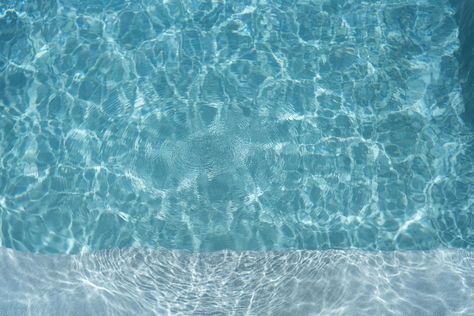 Saltwater pools vs magnesium mineral pools - what’s the difference? Magnesium Pool, Mineral Pool, Australian Farmhouse, Salt Water Pool, Salt Pool, Top Of The Morning, Magnesium Benefits, Pool Chlorine, Tropical Pool