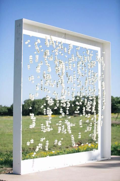 20 Pretty Spring Wedding Ideas That Will Make You Swoon Art Gallery Display Ideas, Ceremony Backdrop Outdoor, Outdoor Spring Wedding, Outdoor Wedding Backdrops, Botanical Garden Wedding Invitations, Prospect House, Outdoor Backdrops, Botanical Garden Wedding, Garden Wedding Invitations