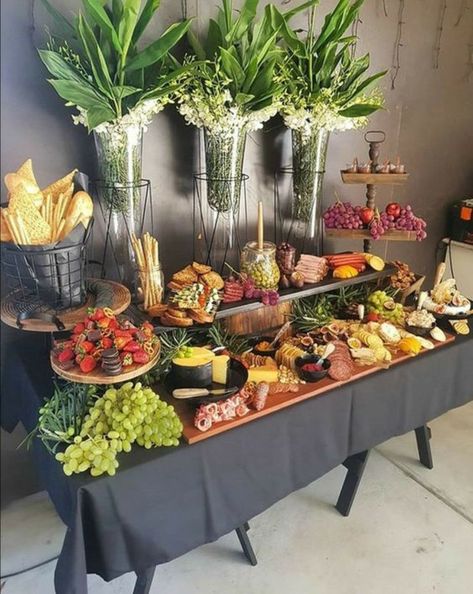 Appetizers Table, Diy Bbq, Catering Display, Party Food Buffet, Charcuterie Inspiration, Party Food Platters, Charcuterie And Cheese Board, Charcuterie Recipes, Lake Food