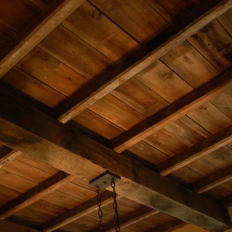 Wood Wall And Ceiling Design, Wood Ceiling Cabin, Open Wood Ceiling, Raw Wood Ceiling, Wood Ceilings And Floors, Celing Roof Design Bathroom, Barnwood Beams Ceiling, Hemlock Wood Ceiling, Old Wood Ceiling