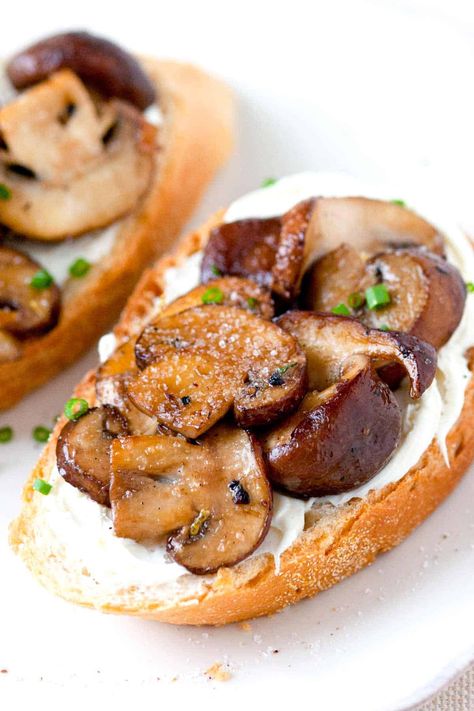 Sautéed Mushrooms and Truffle Salt Crostini Mushroom Crostini Recipes, Mushroom Crostini, Mushroom Bruschetta, Grill Sandwich, Crostini Appetizers, Gluten Free Puff Pastry, Truffle Salt, Crostini Recipes, How To Cook Mushrooms