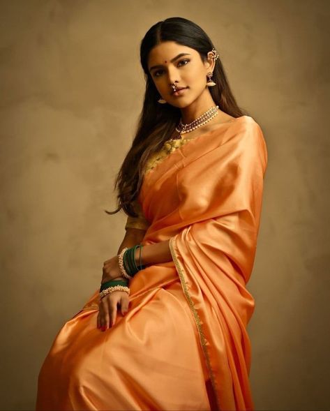 Maharashtra Saree Look, Saree Shoot Ideas, South Indian Saree Look, Indian Woman Aesthetic, South Indian Women, Trending Saree, Ravi Varma, Saree Wearing, Saree Poses