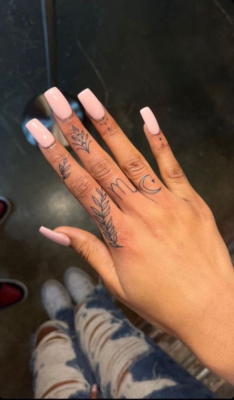 Hand Tattoos For Women Scorpio, Scorpio Tattoo On Finger, Finger Tattoo Black Women, Scorpio Hand Tattoos For Women, Scorpion Finger Tattoo, Scorpio Finger Tattoo, Scorpio Hand Tattoo, Scorpio Tattoo Feminine, Scorpio Tattoos For Women