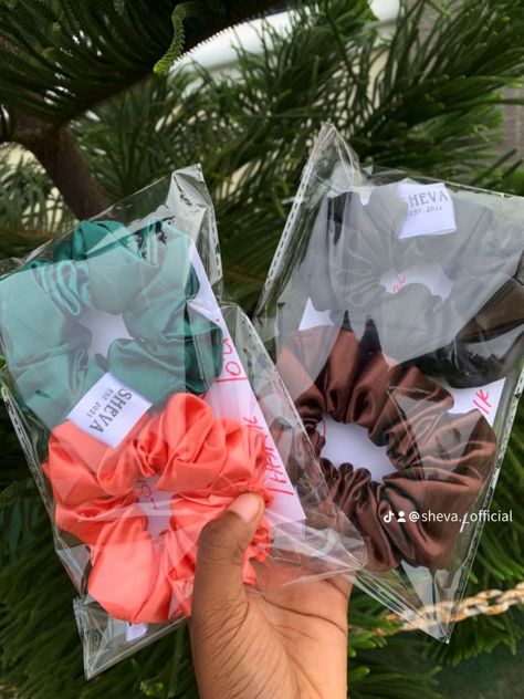 Scrunchie orders.💕 Scrunchie Business Packaging, Scrunchie Business Name Ideas, Scrunchie Packaging Ideas, Scrunchies Packaging Ideas, Scrunchie Packaging, Scrunchies Business, Scrunchie Business, Fashion Business Plan, Diy Natural Beauty Recipes