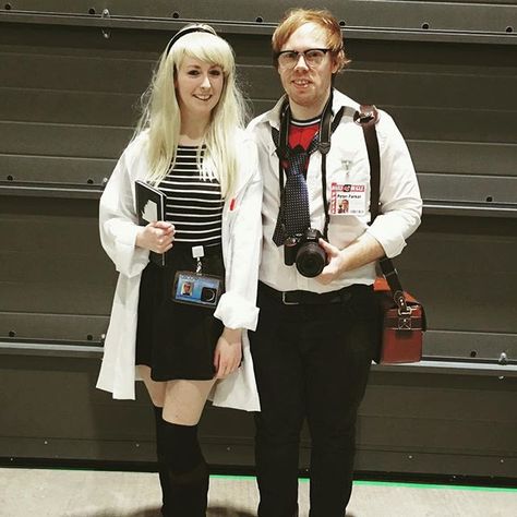 Gwen Stacy And Peter, Gwen Stacy And Peter Parker, Gwen Stacy Costume, Couples Costume Ideas, Easy Couples Costumes, Couples Costumes Creative, Diy Couples Costumes, Best Couples Costumes, Cheap Halloween Costumes