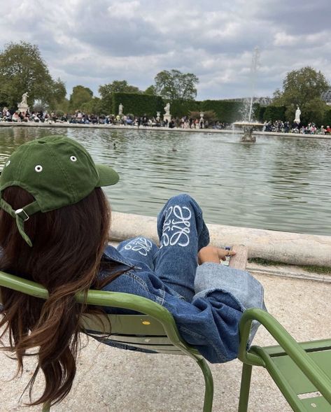 Aimazin on ig #paris #parisian #parisienne #loewe #denimstyle #denimondenim #jeansoutfit #casualoutfit #casualstyle #jeansoutfit #fountain #springoutfitsforwomen #springoutfitideas Loewe Jeans, Loewe Denim, Alexa Chung, Street Style Outfit, Denim Outfit, Modest Outfits, Jean Outfits, Denim Fashion, Casual Style