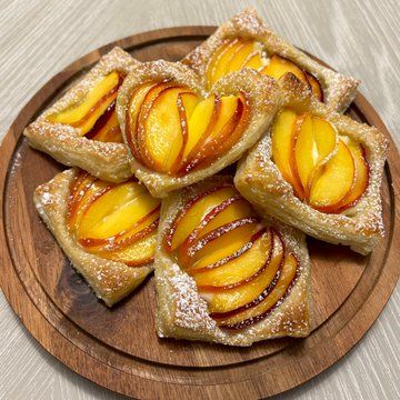 Apples Desserts, Peaches Cream Cheese, Chili Pizza, Puff Pastry Tarts, Cream Cheese Puff Pastry, The Sorting Hat, Cheese Puff, Puff Pastry Tart, Cheese Puff Pastry