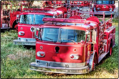 Fire Trucks For Sale, Fire Engine Party, Fire Trucks Pictures, Firefighter Paramedic, Cool Fire, Emergency Equipment, Fire Equipment, Rescue Vehicles, Fire Apparatus