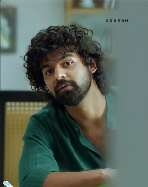 Hridayam Movie Wallpaper, Hridyam Images, Pranav Mohanlal Hridayam, Hridayam Movie, Pranav Mohanlal, Cartoons Krishna, Free Video Editing Software, Best Love Pics, Virat Kohli Wallpapers