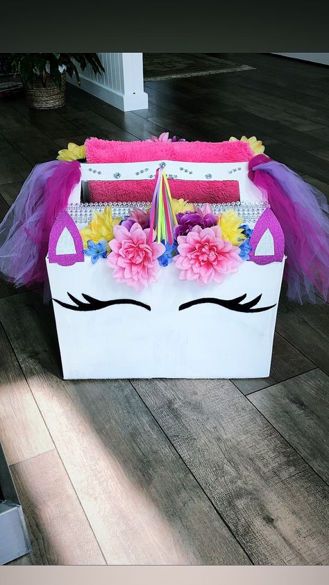 Box car #unicorn #boxcar #diy #kids #kidscrafts Unicorn Box Car, Unicorn Cardboard Box Car, Kindy 500 Cars Cardboard Boxes, Box Car Ideas, Box Cars For Kids, Kindy 500, Cardboard Box Costume, Gia Rose, Cardboard Cars