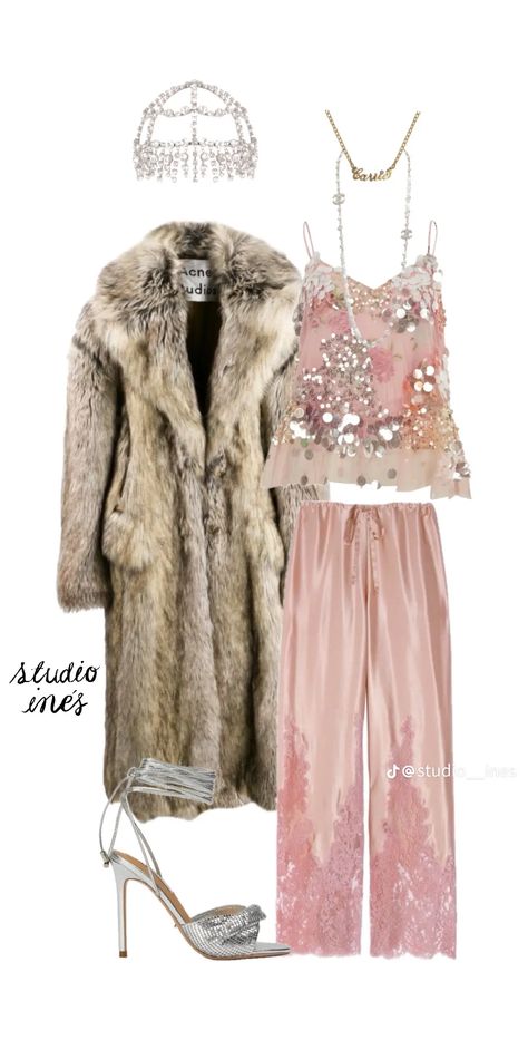 Glam Theme Party Outfit, Ootd Casual Chic, Chic Clothing Style, Shabby Chic Clothes, Bohemian Chic Fashion, Pink Outfits, Winter Fashion Outfits, Couture Dresses, Couture Fashion