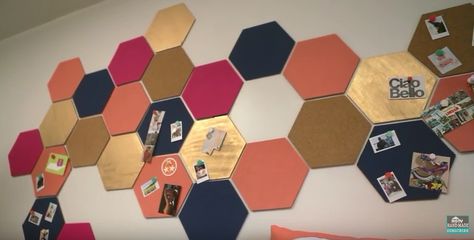 Hexagon Cork board! HGTV handmade. Hexagon Cork Board Wall, Hexagon Bulletin Board, Hexagon Cork Board Ideas, Cork Board Wall Ideas, Corkboard Calendar, Entryway Pantry, Cork Board Decor, Cork Board Ideas For Bedroom, Hexagon Cork Board