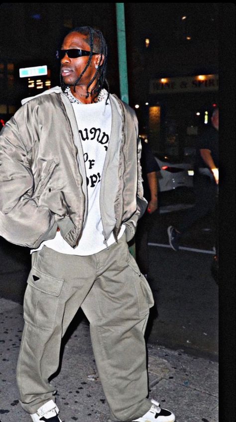 Travis Scott Streetwear, Travis Scott 1s Outfit, Travis Scott Drip, Travis Scott Street Style, Travis Scott Outfits Ideas, Travis Scott Fits, Travis Concert, 2000s Hip Hop Fashion, Travis Scott 1s