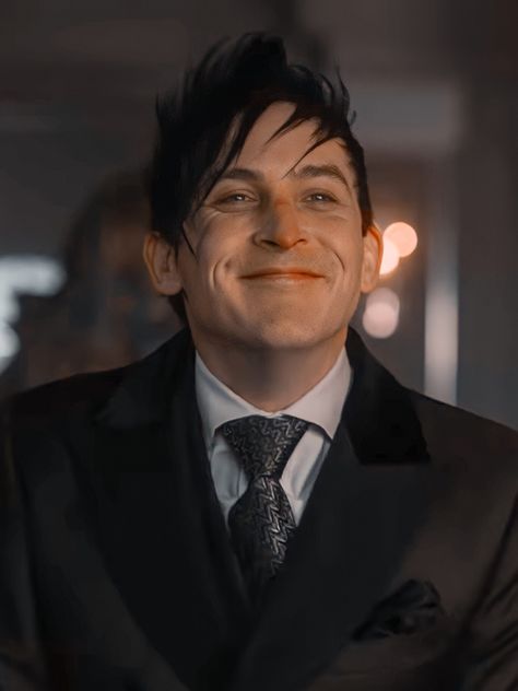 Robin Lord Taylor Penguin, Fish Mooney Gotham, Oswald Cobblepot Fanart, The Penguin Gotham, Gotham Oswald Cobblepot, Oswald Cobblepot Gotham, Gotham Riddler, Gotham Penguin, Robin Taylor