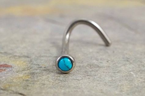 Turquoise Jewelry Outfit, Cute Nose Rings, Nose Ring Jewelry, Face Jewelry, Native American Turquoise Jewelry, Nose Screw, Nose Piercings, Piercings And Tattoos, Nose Rings Studs